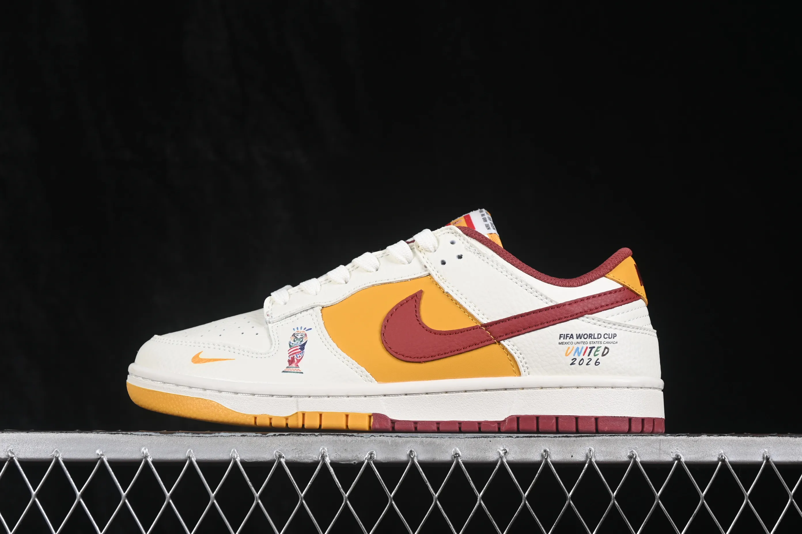 All categories Nk SB Dunk Series Nk SB Dunk Low High-end customized low-top sneakers Nike SB Dunk Low World Cup theme high-end customized low-top casual sneakers NH0601-498